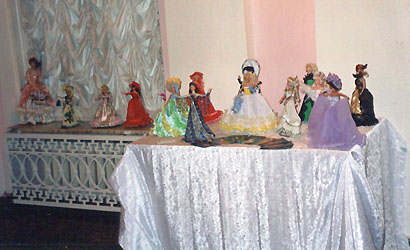 Выставка на Балу Тысячелетия во Дворце Вооруженных Сил РФ. г.Москва- часть экспозиции кукол