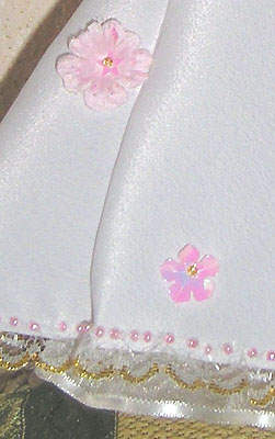 Розовые маргаритки - отделка платья